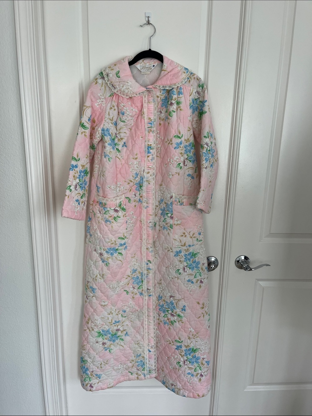 Vintage Leisure Life Quilted Floral Snap Front Maxi Robe S